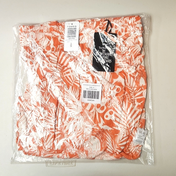 ❤️NWT VINTAGE TORRID SHORTS - NIGHTMARE BEFORE CHRISTMAS TIKI HAWAIIAN PLUS SIZE - Picture 8 of 14